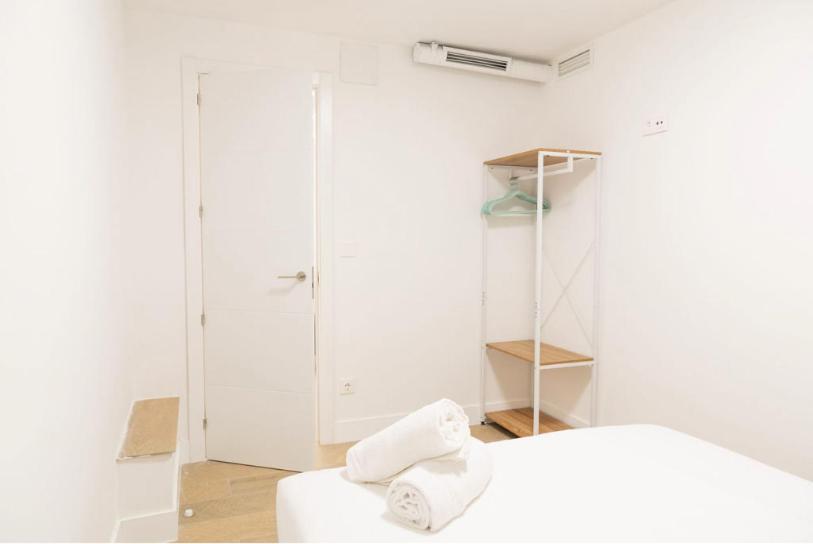 Contemporary 6bd For 12 Ventas Appartement Madrid